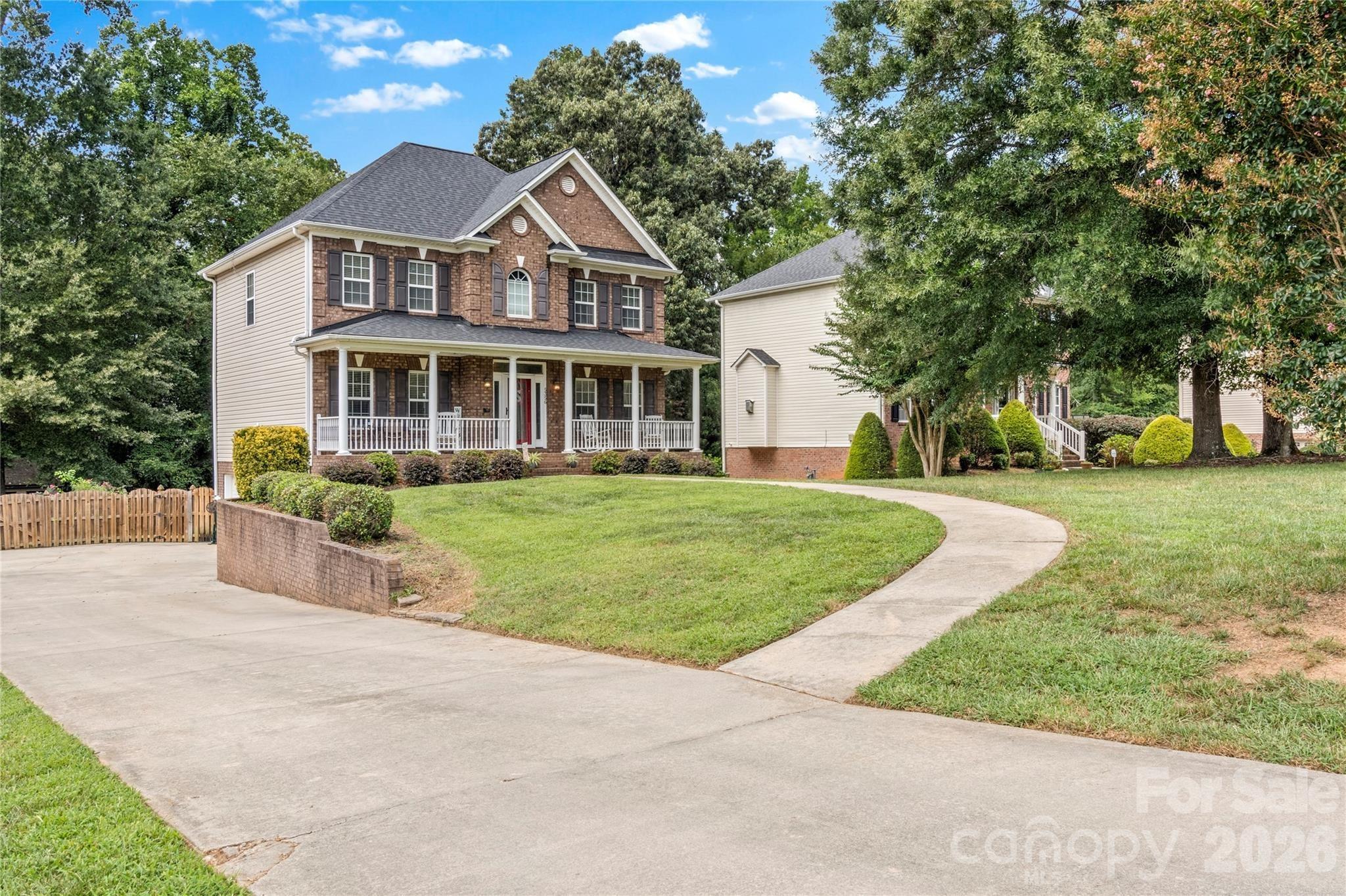 Graycliff Ln, Clemmons, NC 27012
