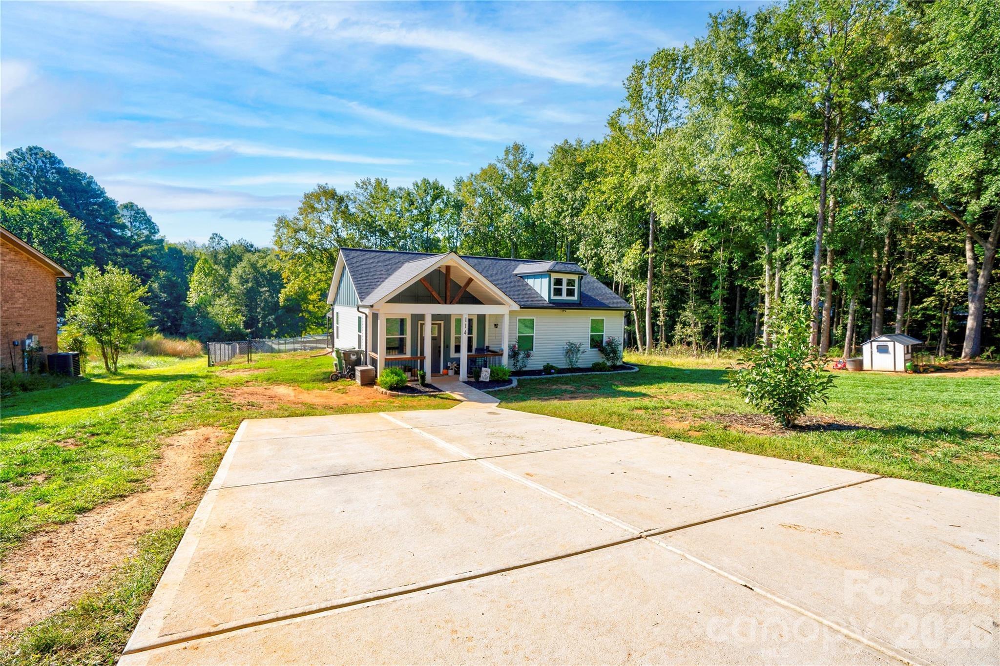 Crestbrook Cir, Shelby, NC 28152