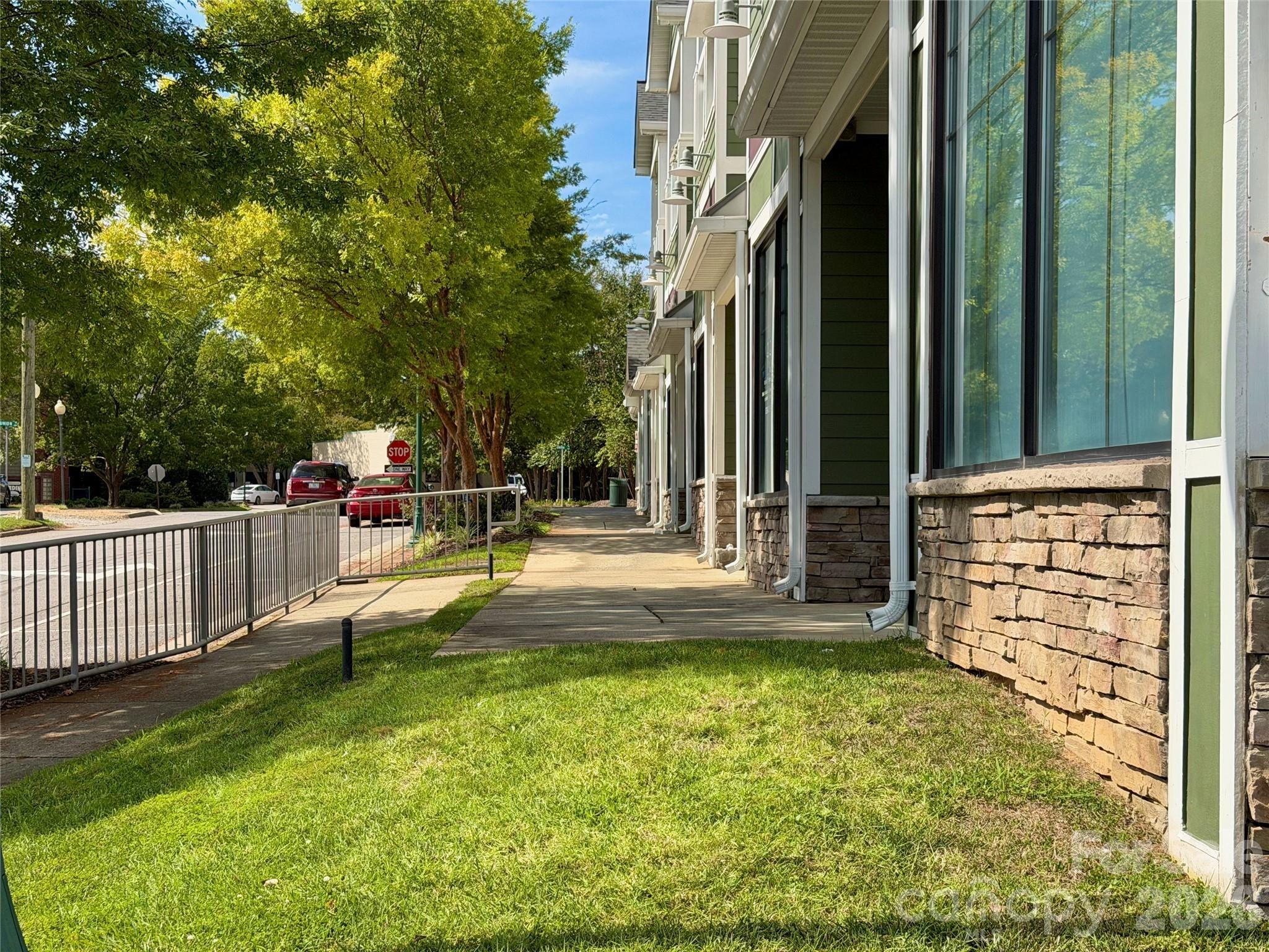 White St, Morganton, NC 28655
