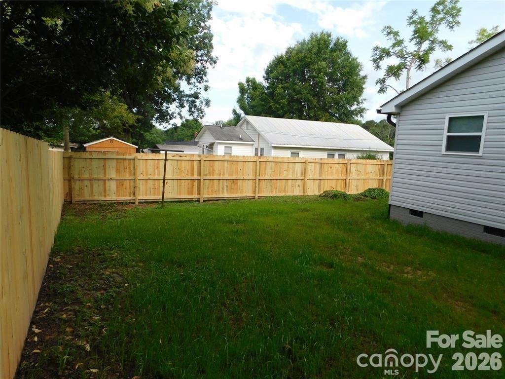 W Poplar St, Stanley, NC 28164