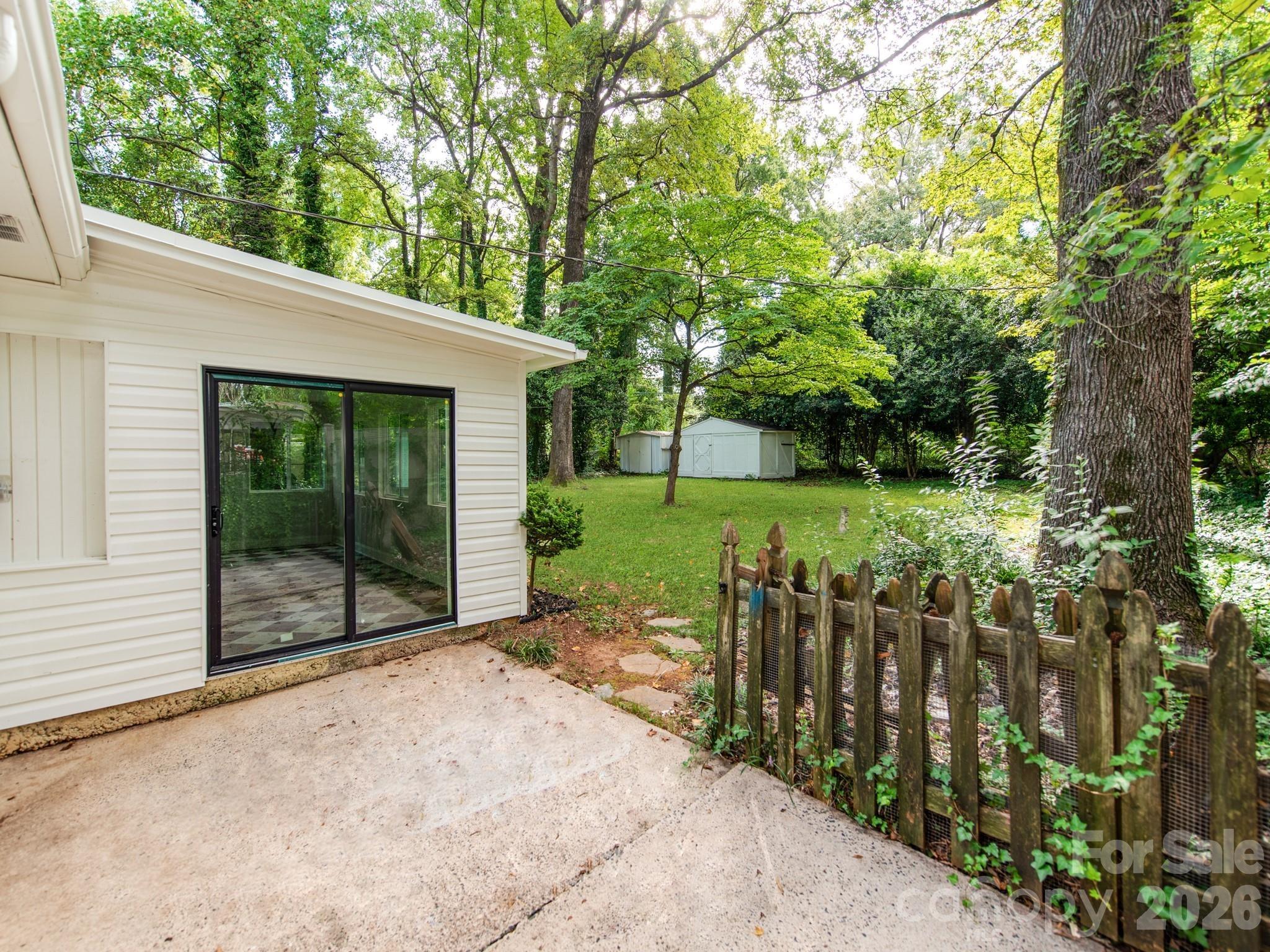 Bonneville Dr, Charlotte, NC 28205