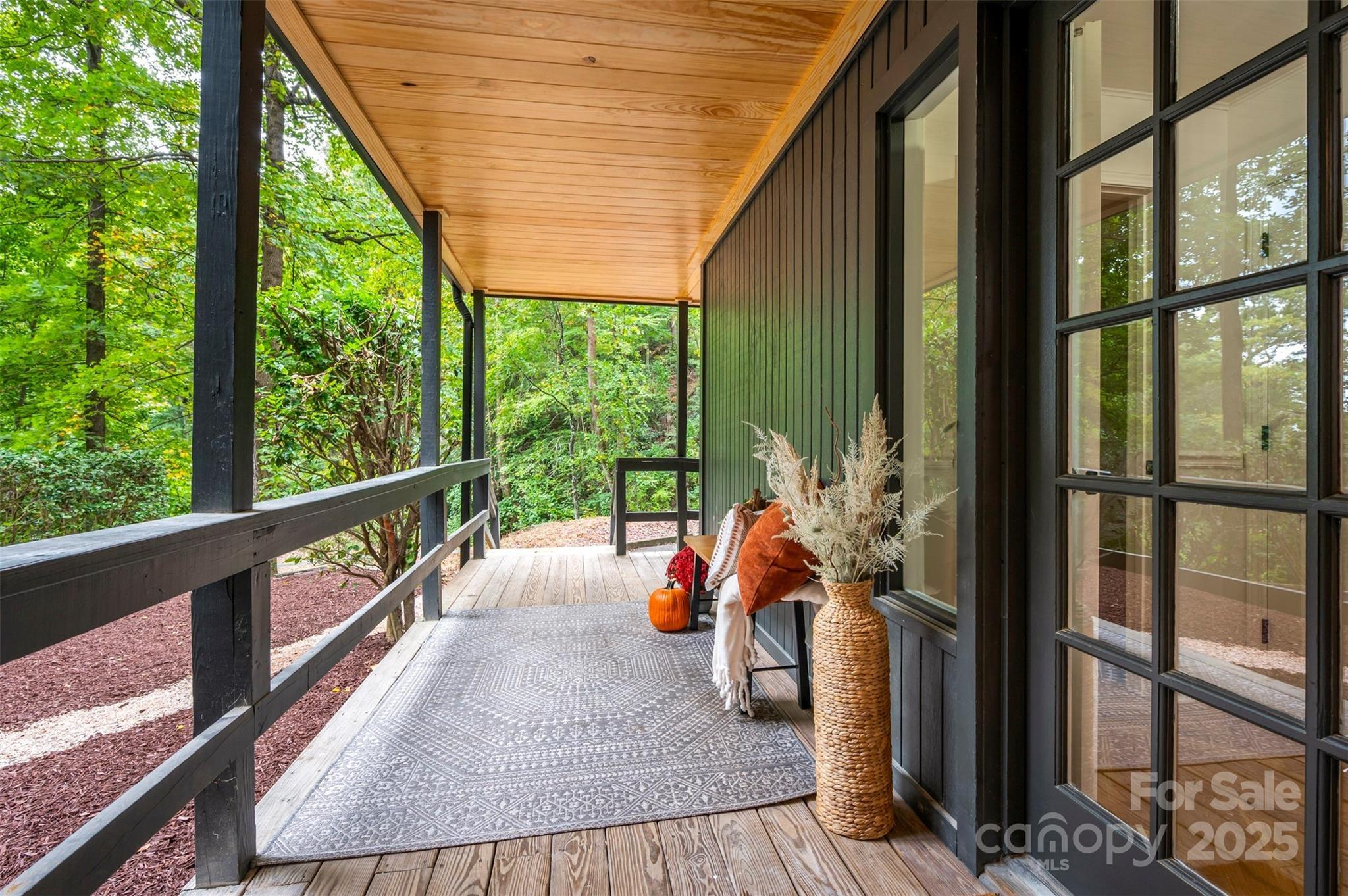 Lasae Ln, Tryon, NC 28782