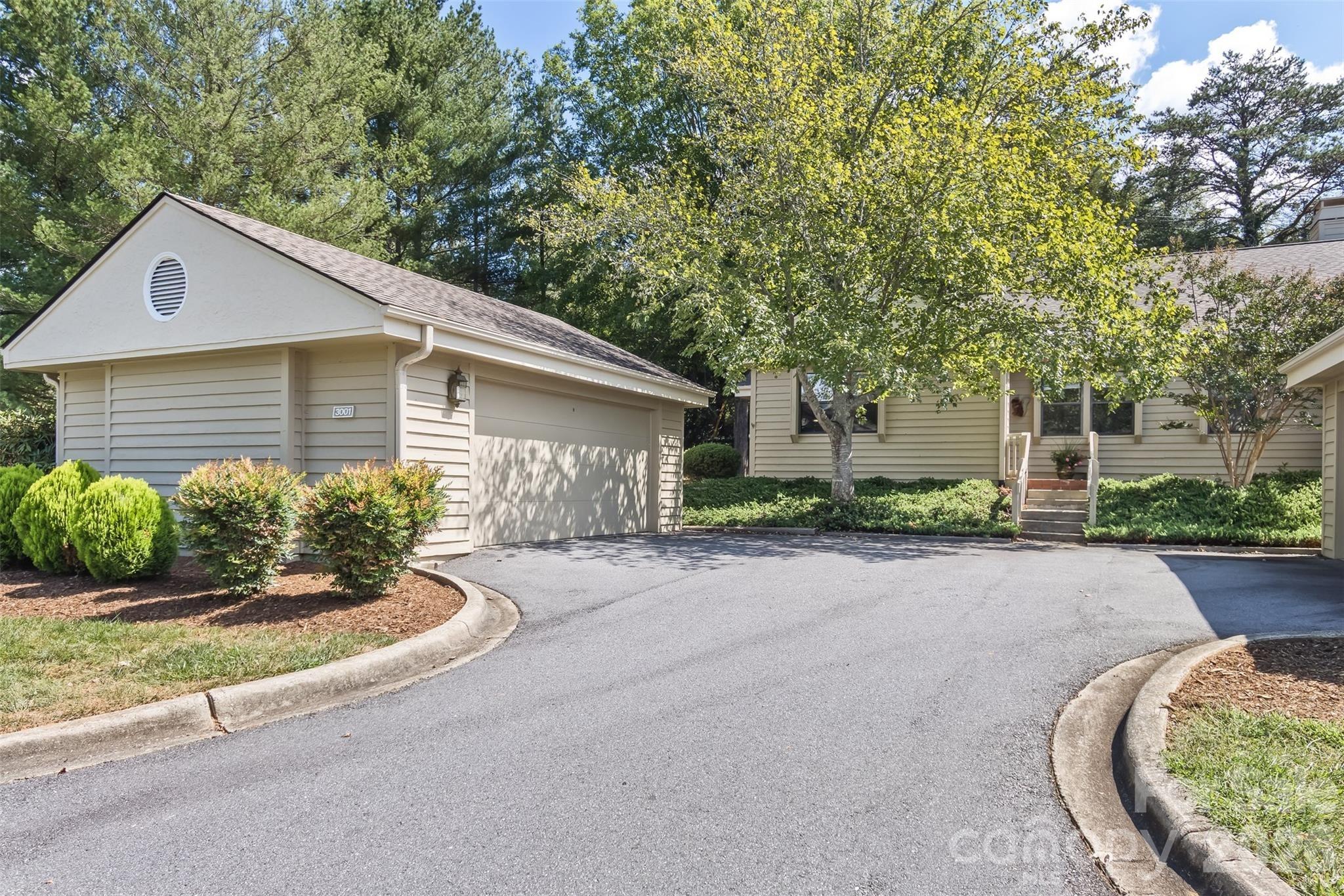 Saint Augustine Pl, Asheville, NC 28805