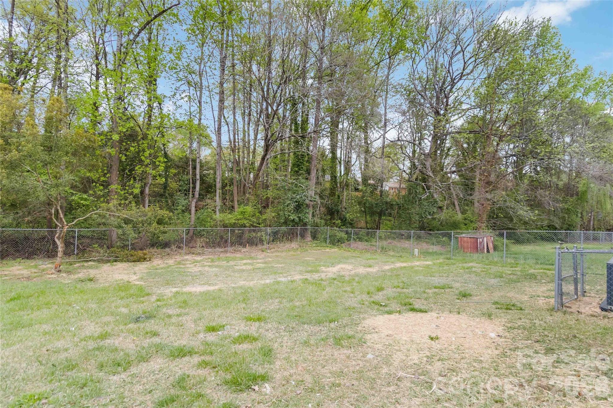 Barrington Dr, Charlotte, NC 28215