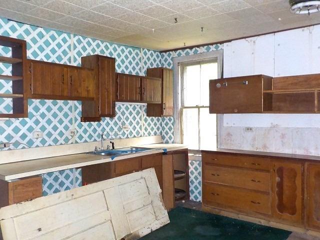 N Main St, Newark, NY 14513