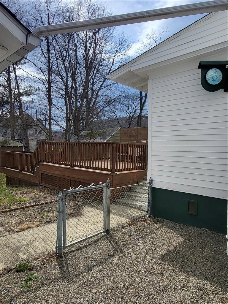 Hopkins St, Elmira, NY 14904