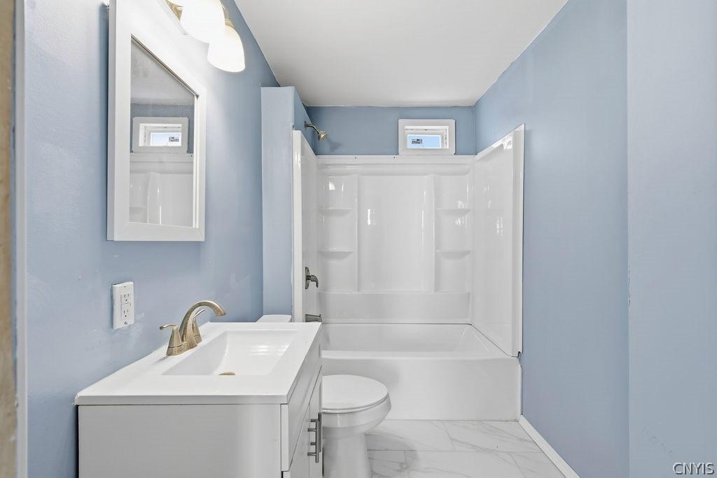 S Midler Ave, Syracuse, NY 13206