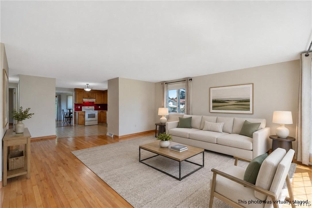 Kenwick Dr, Syracuse, NY 13208