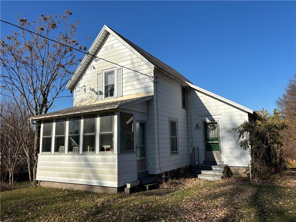 Stanton Ln, Rochester, NY 14617