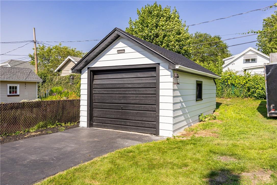 Woodcrest Rd, Rochester, NY 14616