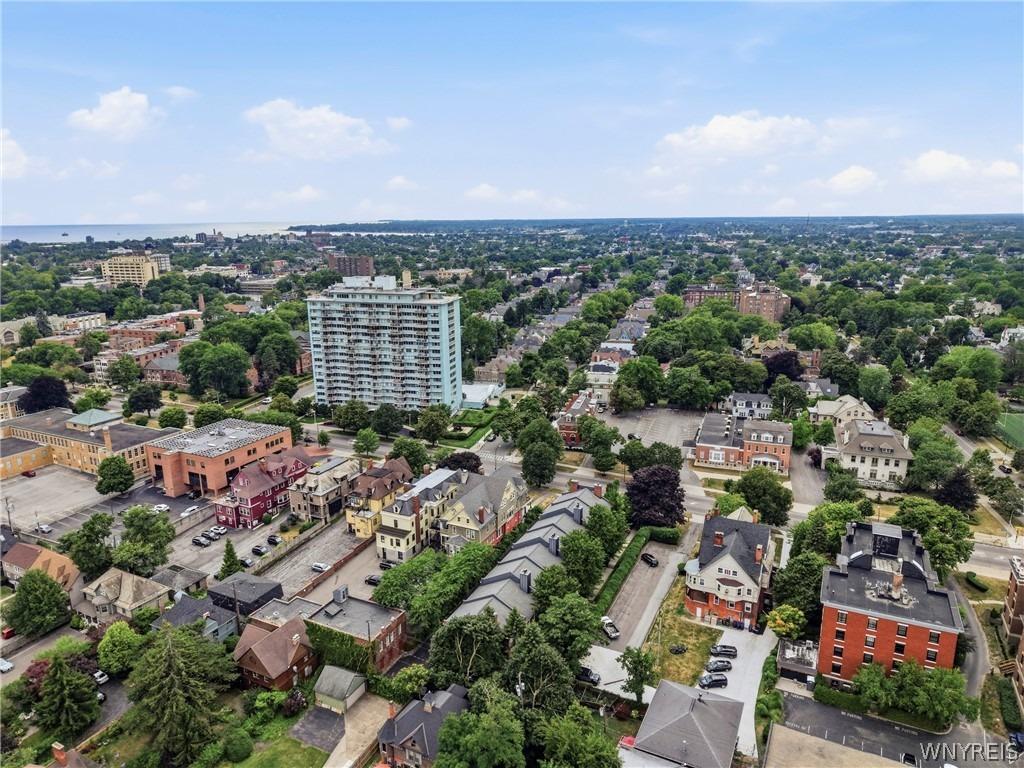Delaware Ave, Buffalo, NY 14209