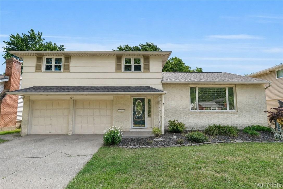 Ponderosa Dr, Buffalo, NY 14221