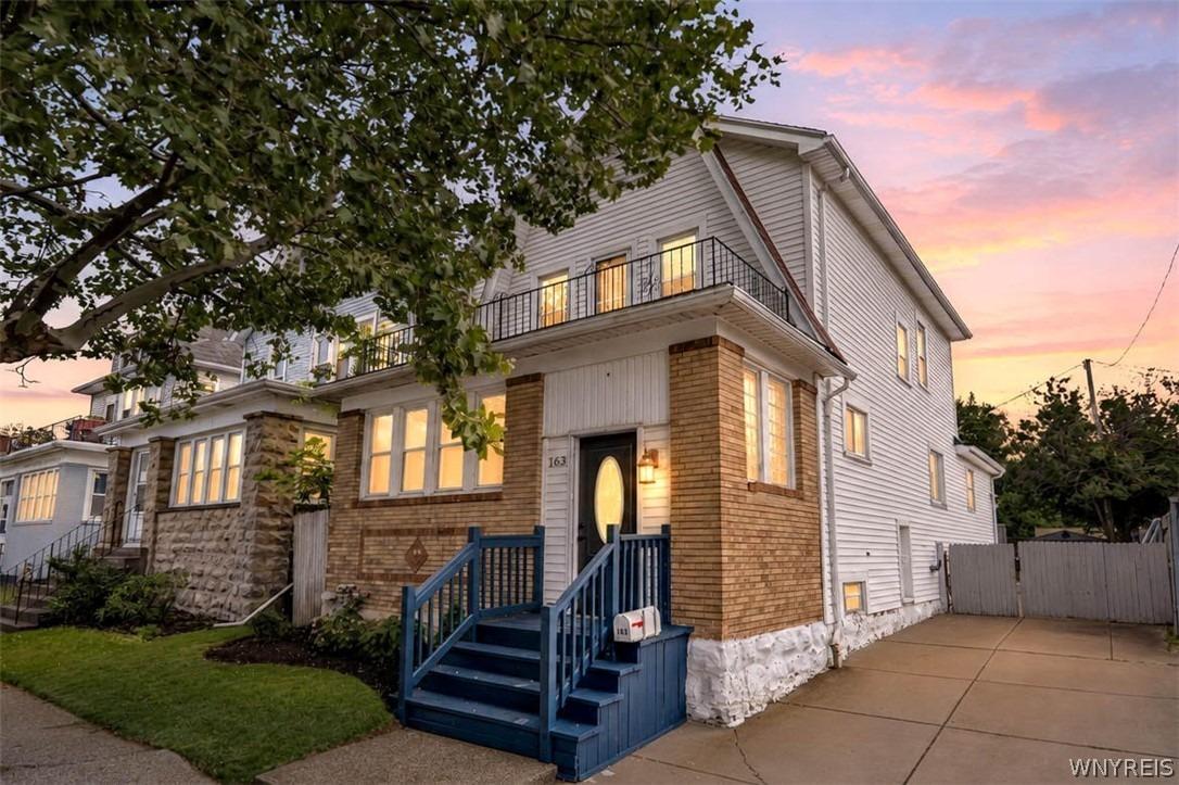 Taunton Pl, Buffalo, NY 14216