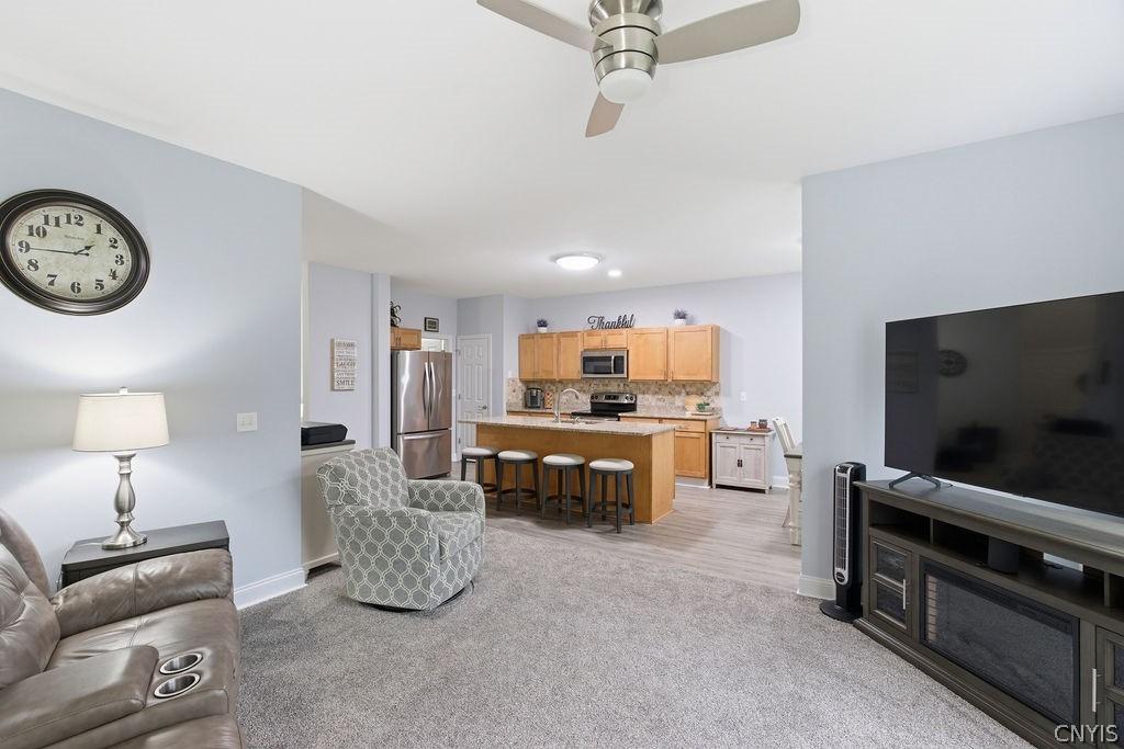 Sandbar Ln, Liverpool, NY 13090