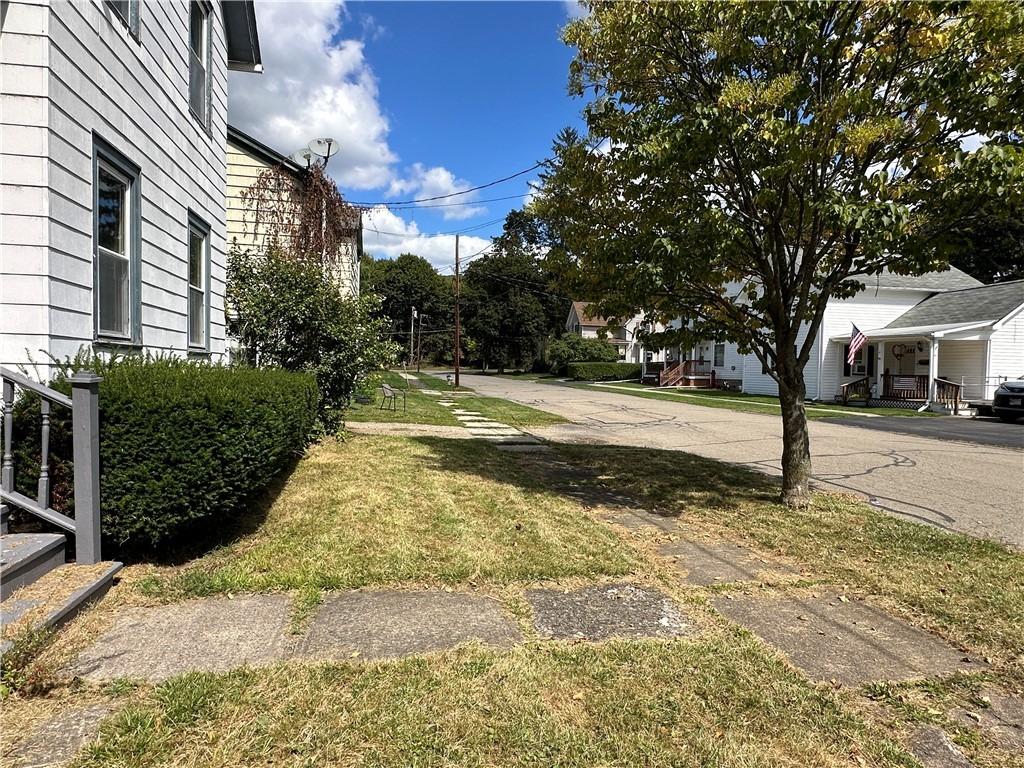 Grover St, Wellsville, NY 14895