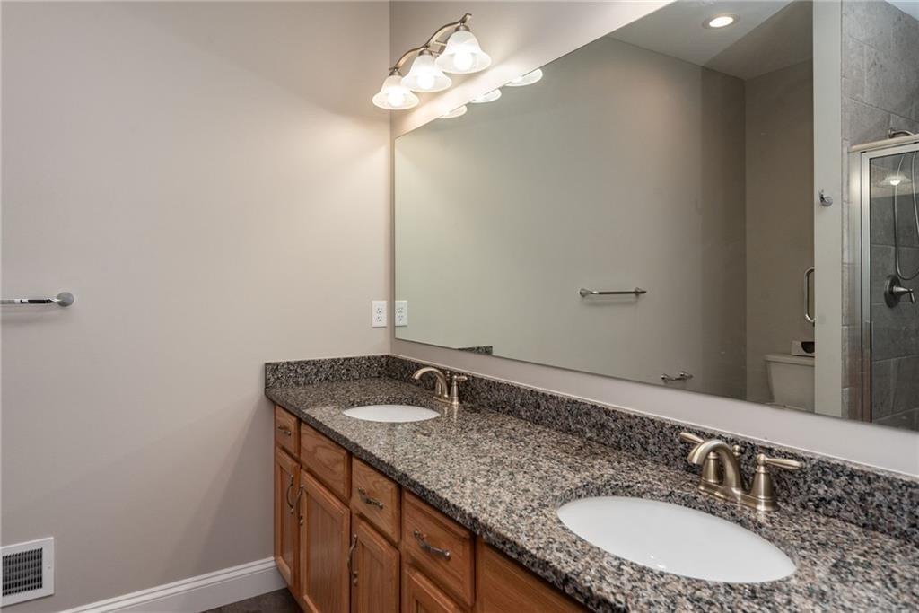Red Oak Ln, Batavia, NY 14020