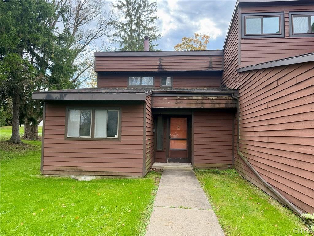 Idlewood Blvd, Baldwinsville, NY 13027