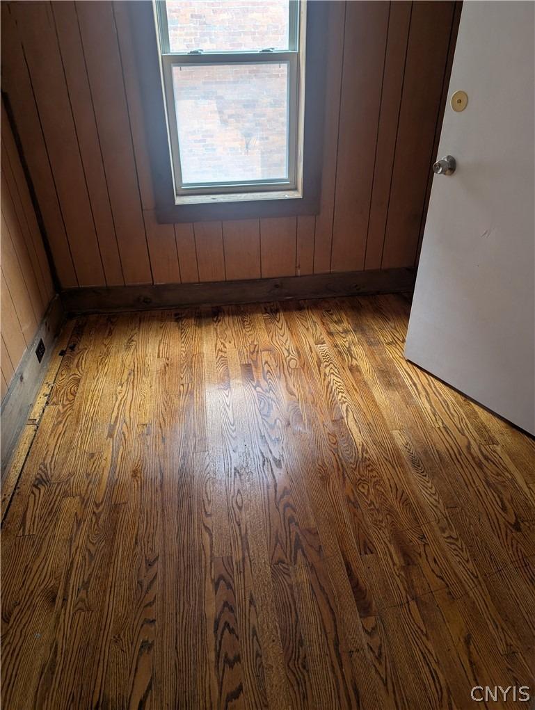 Francis St, Utica, NY 13502