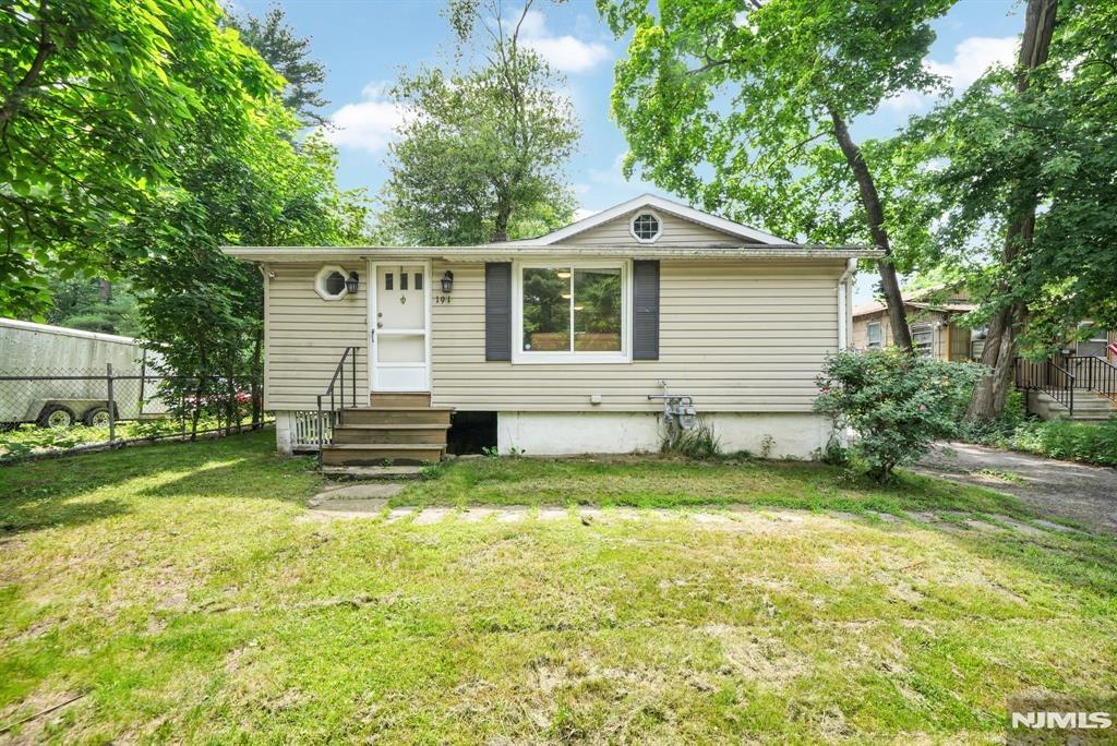Fayette Ave, Wayne, NJ 07470