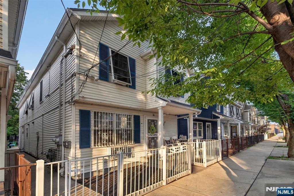 Dwight St, Jersey City, NJ 07305