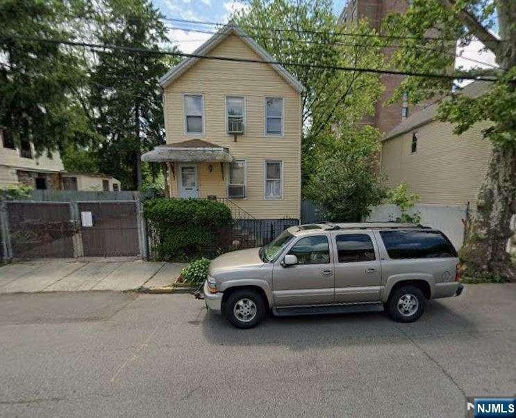Oak Ave, Irvington, NJ 07111