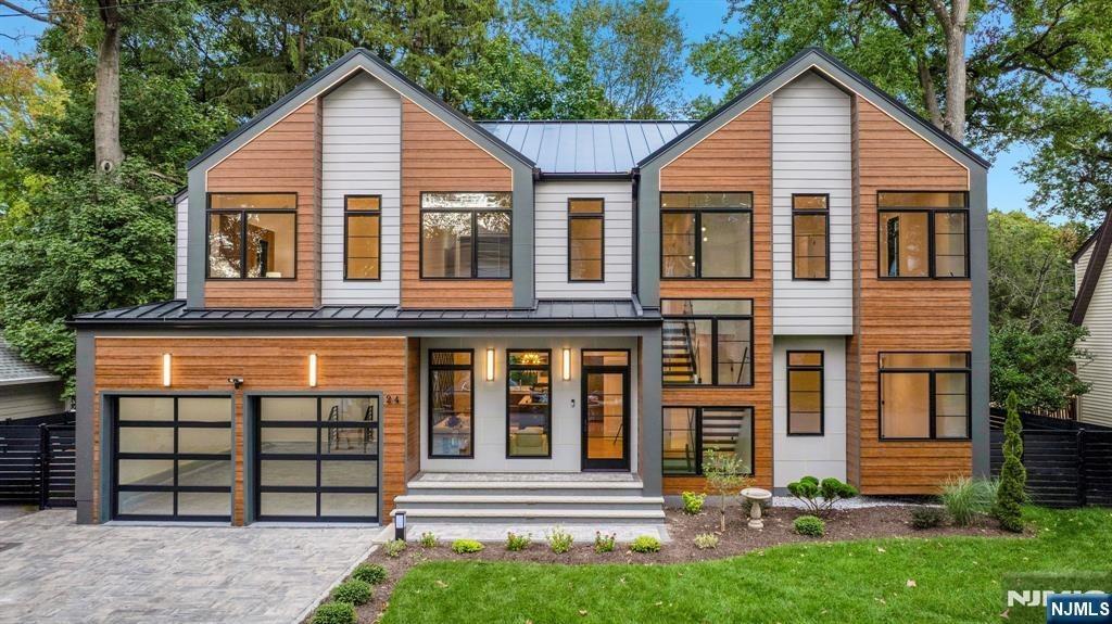 S Lyle Ave, Tenafly, NJ 07670