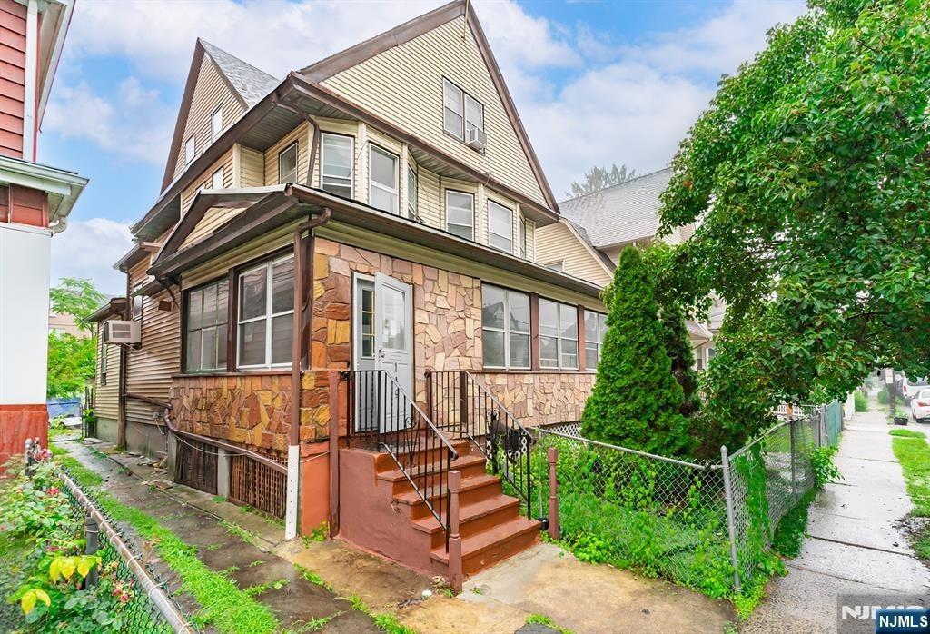 N Essex Ave, Orange, NJ 07050