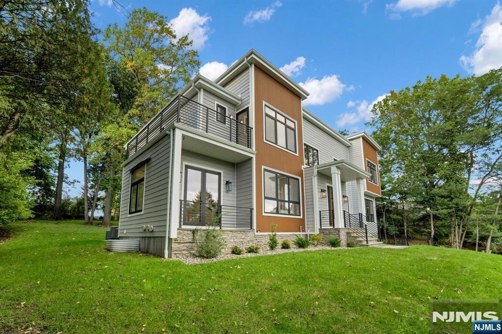 Fordham Rd, Livingston, NJ 07039