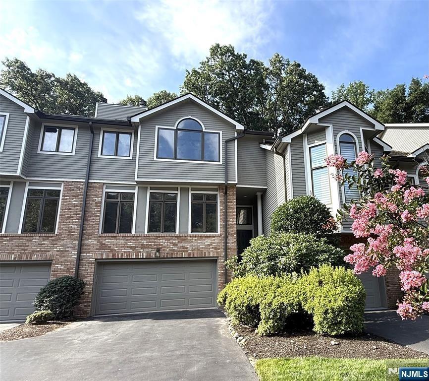 Lakeview Dr, Old Tappan, NJ 07675