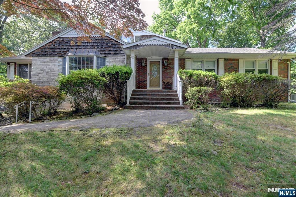 Knoll Rd, Wayne, NJ 07470