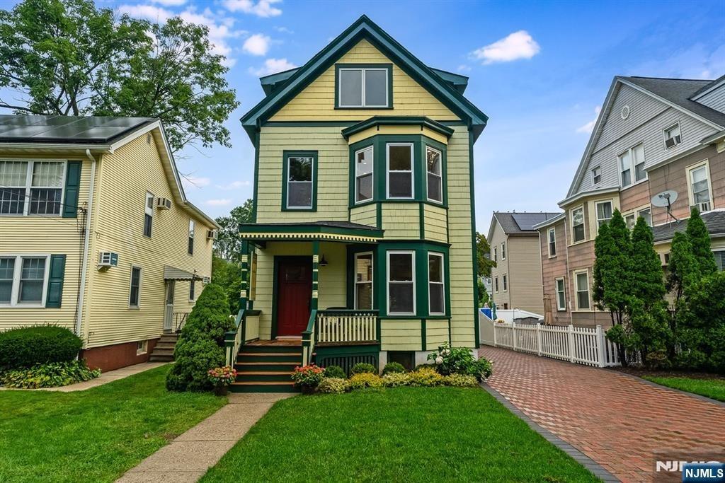 Hazelwood Rd, Bloomfield, NJ 07003