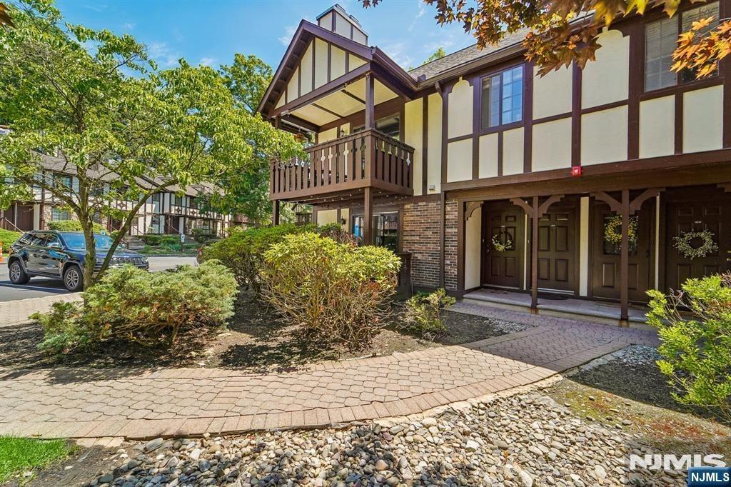 Melville Ct, Mahwah, NJ 07430