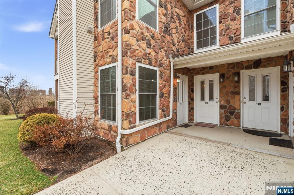 Chariot Ct, Piscataway, NJ 08854