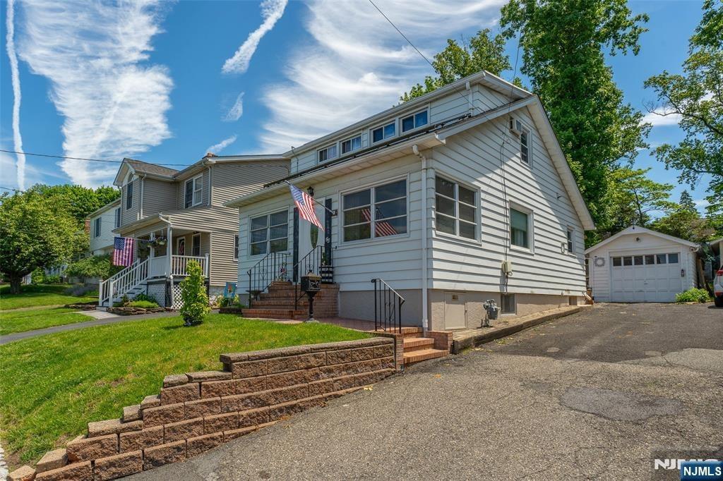 Robertson Rd, West Orange, NJ 07052