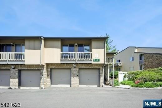 Hart Dr, West Orange, NJ 07052