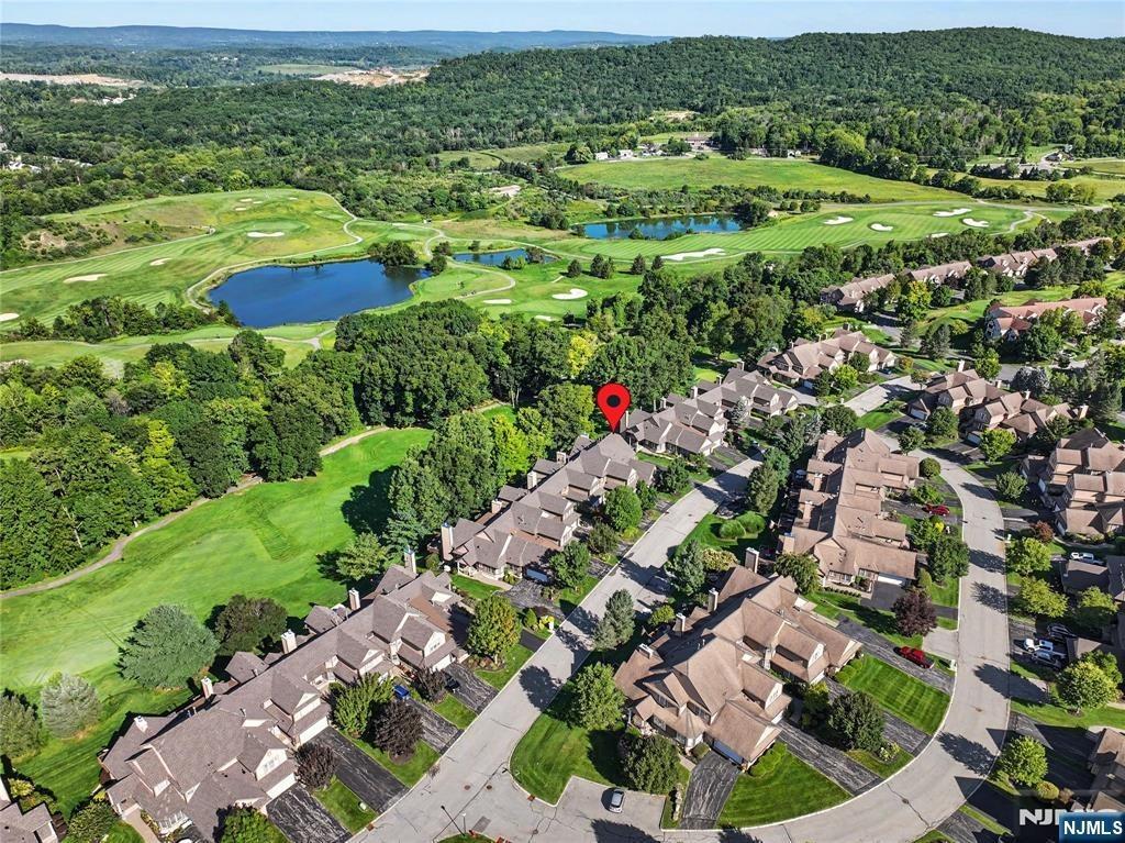 Bracken Hill Rd, Hamburg, NJ 07419