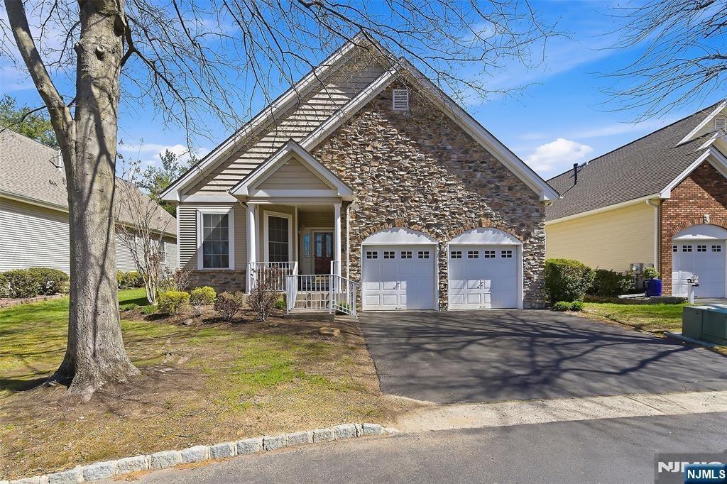 Hummingbird Dr, Trenton, NJ 08690