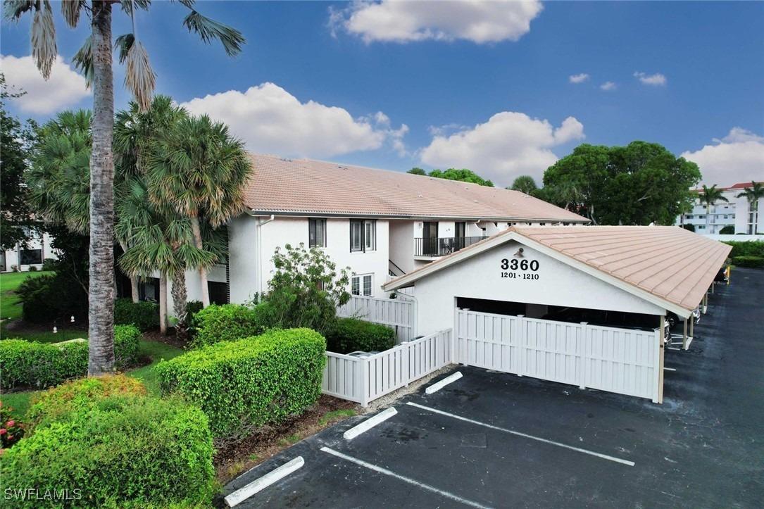 10th St N, Naples, FL 34103