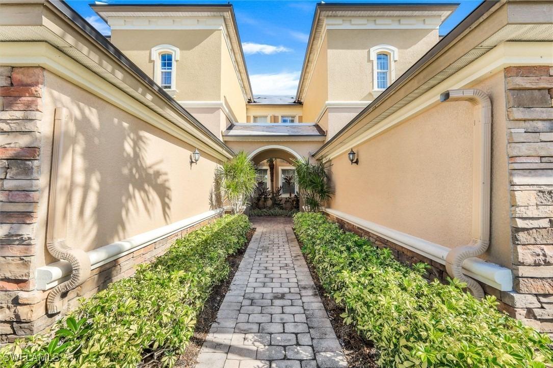 Ironstone Ter, Naples, FL 34120