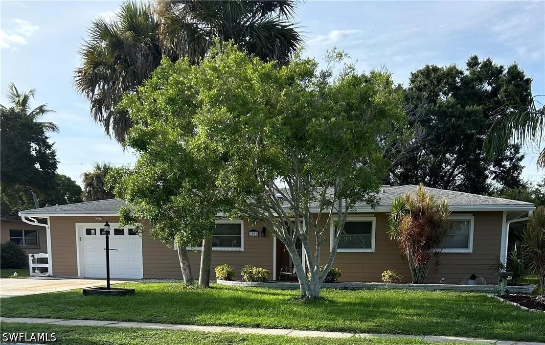 El Mar Ave, Fort Myers, FL 33919