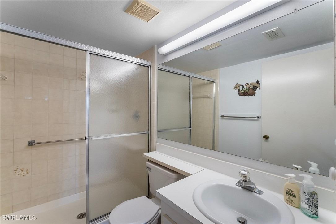 Sailview Ct, Fort Myers, FL 33905