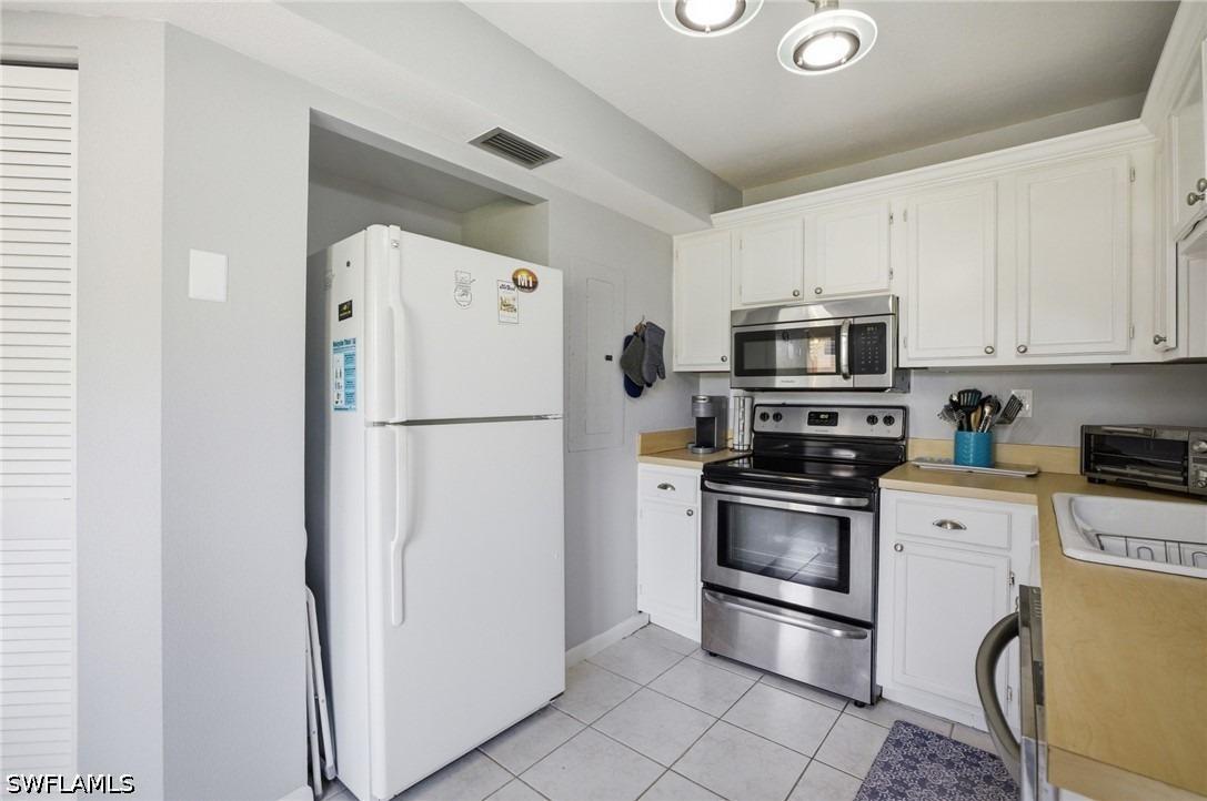 Mainsail Dr, Naples, FL 34114