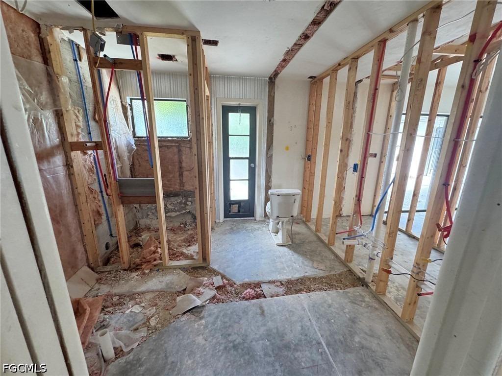 Treehaven Cir N, Fort Myers, FL 33907