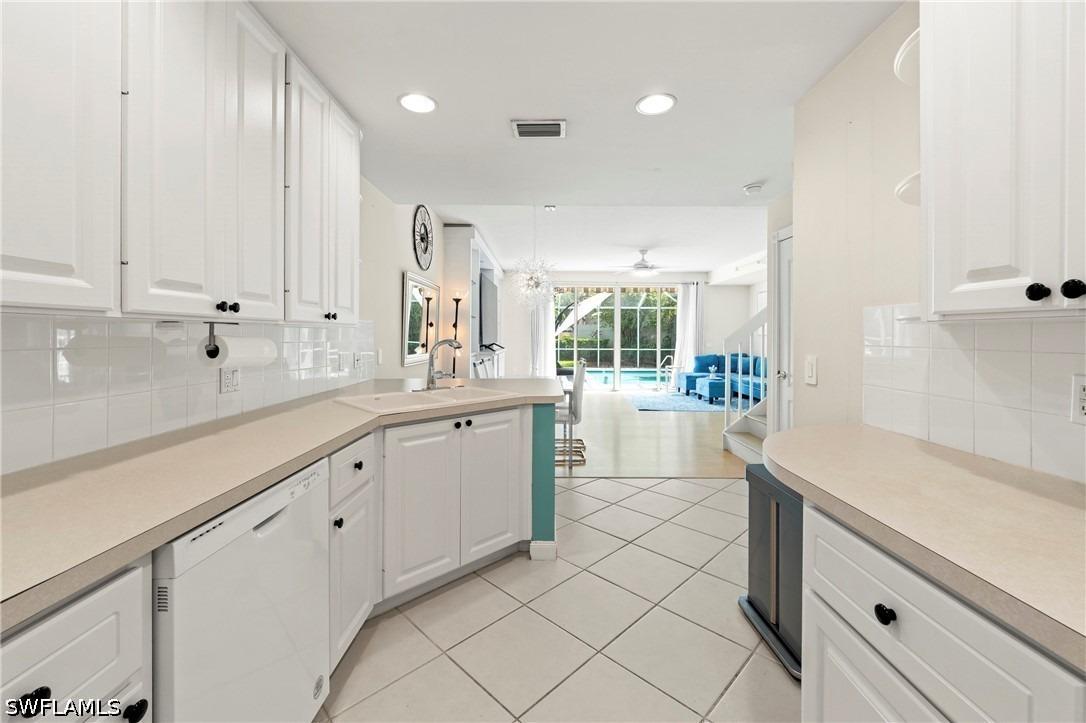 Cove Cir, Naples, FL 34119