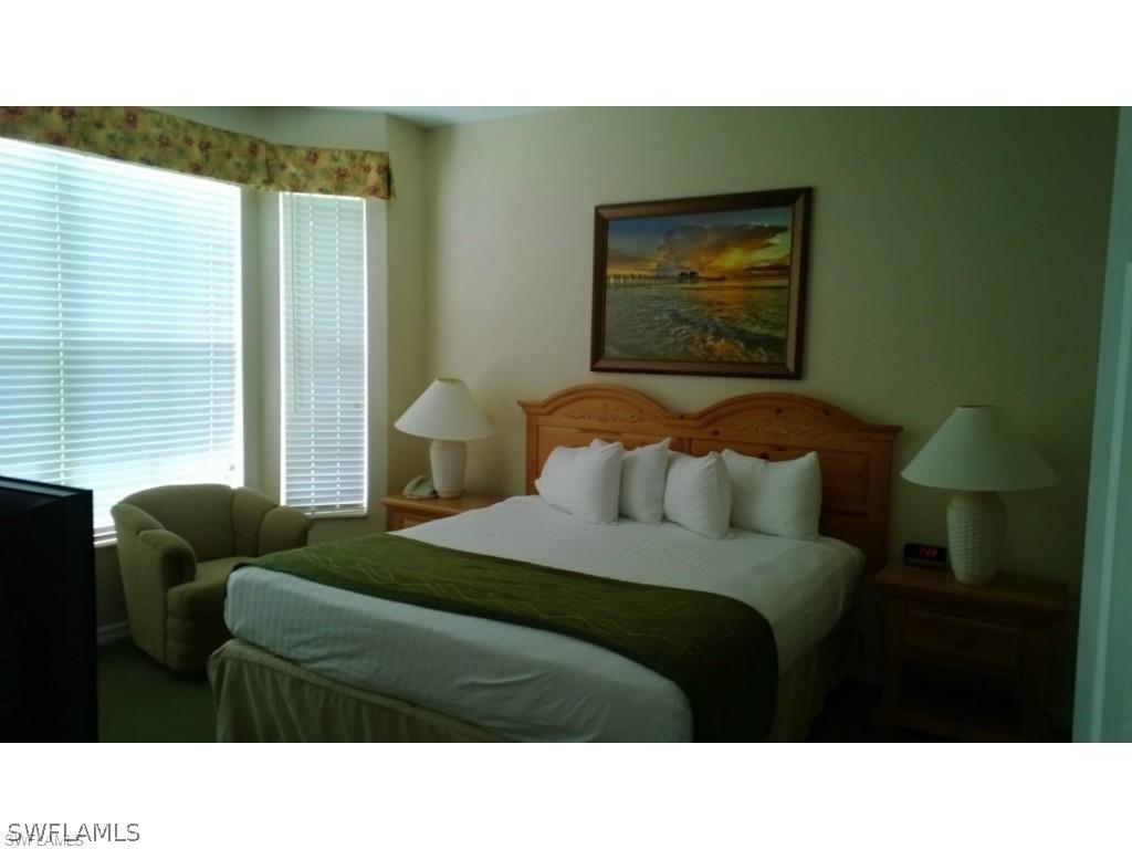 Mahogany Run Ln, Naples, FL 34113