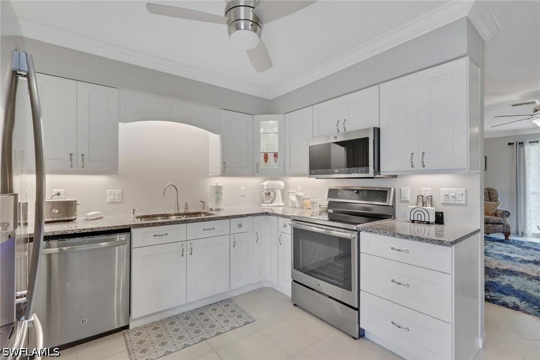 Crown Dr, Naples, FL 34110
