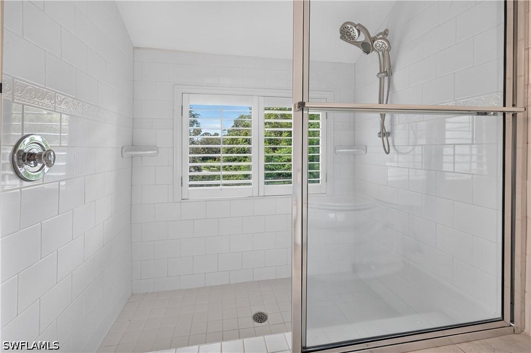 Oakwood Lake Dr, Bonita Springs, FL 34134
