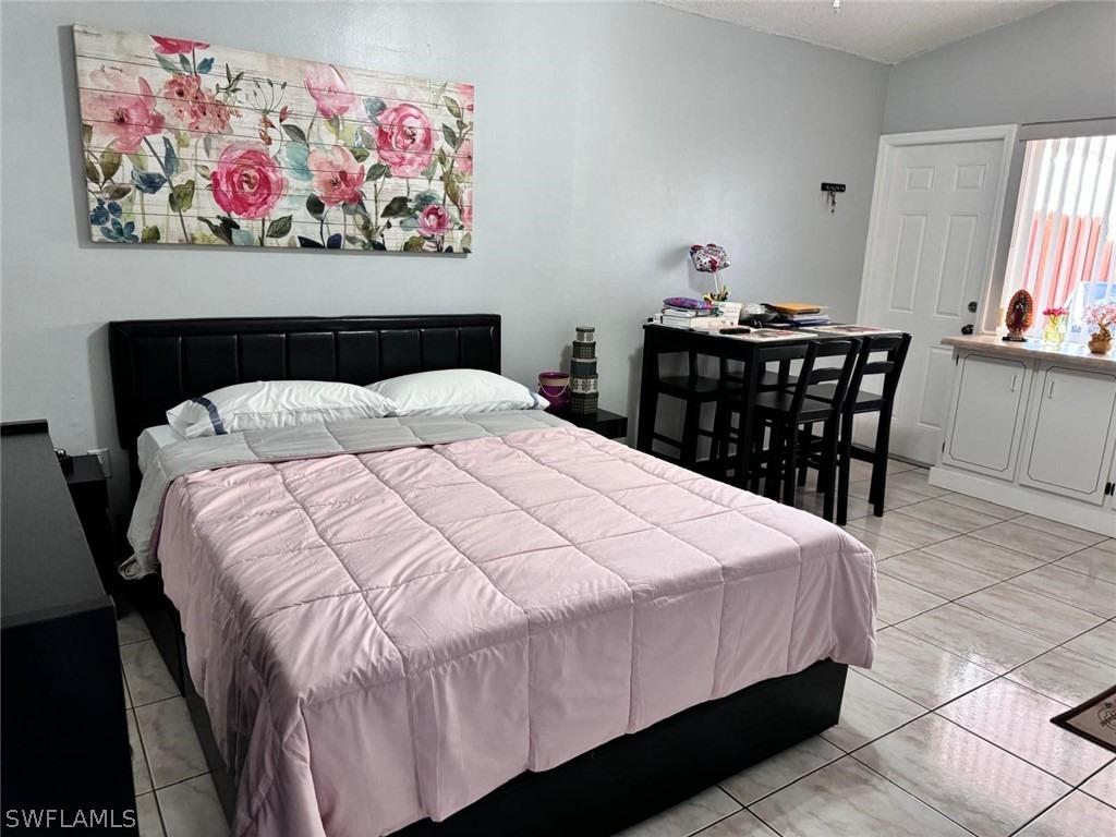 W 35th Ave, Hialeah, FL 33018