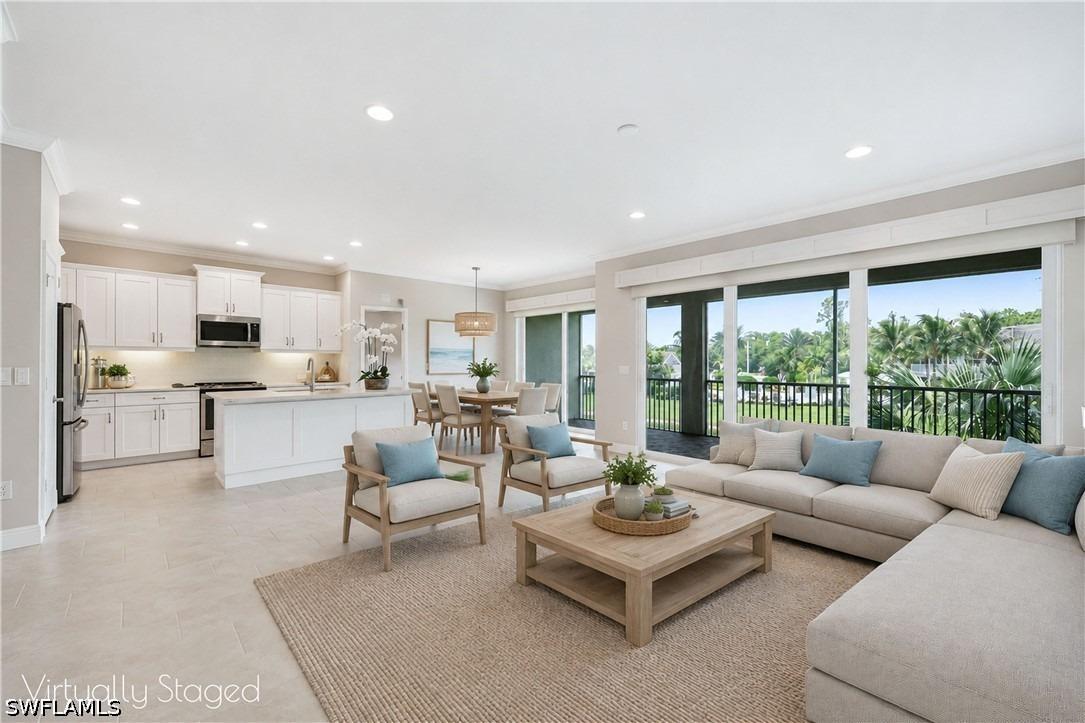 Avalon Cir, Naples, FL 34112
