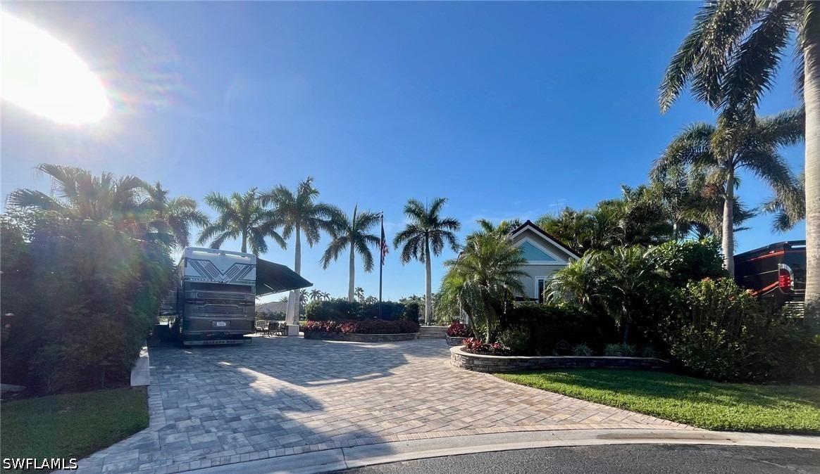 Chariot Ct, Naples, FL 34114